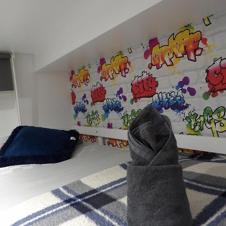 Lovely 3 Bedroom Apartment With Private Garden In Edinburgh City Centre المظهر الخارجي الصورة