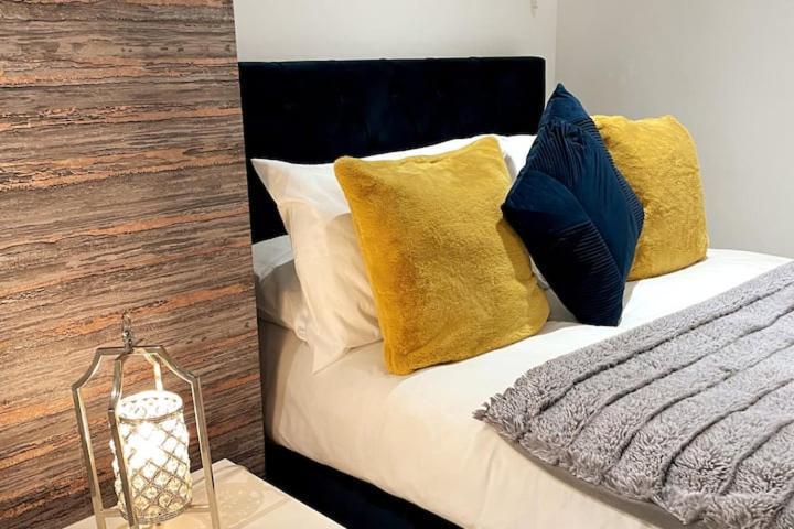 Lovely 3 Bedroom Apartment With Private Garden In Edinburgh City Centre المظهر الخارجي الصورة