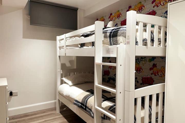 Lovely 3 Bedroom Apartment With Private Garden In Edinburgh City Centre المظهر الخارجي الصورة