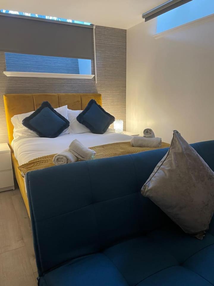 Lovely 3 Bedroom Apartment With Private Garden In Edinburgh City Centre المظهر الخارجي الصورة