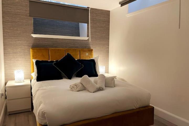 Lovely 3 Bedroom Apartment With Private Garden In Edinburgh City Centre المظهر الخارجي الصورة