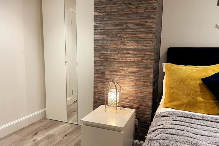Lovely 3 Bedroom Apartment With Private Garden In Edinburgh City Centre المظهر الخارجي الصورة