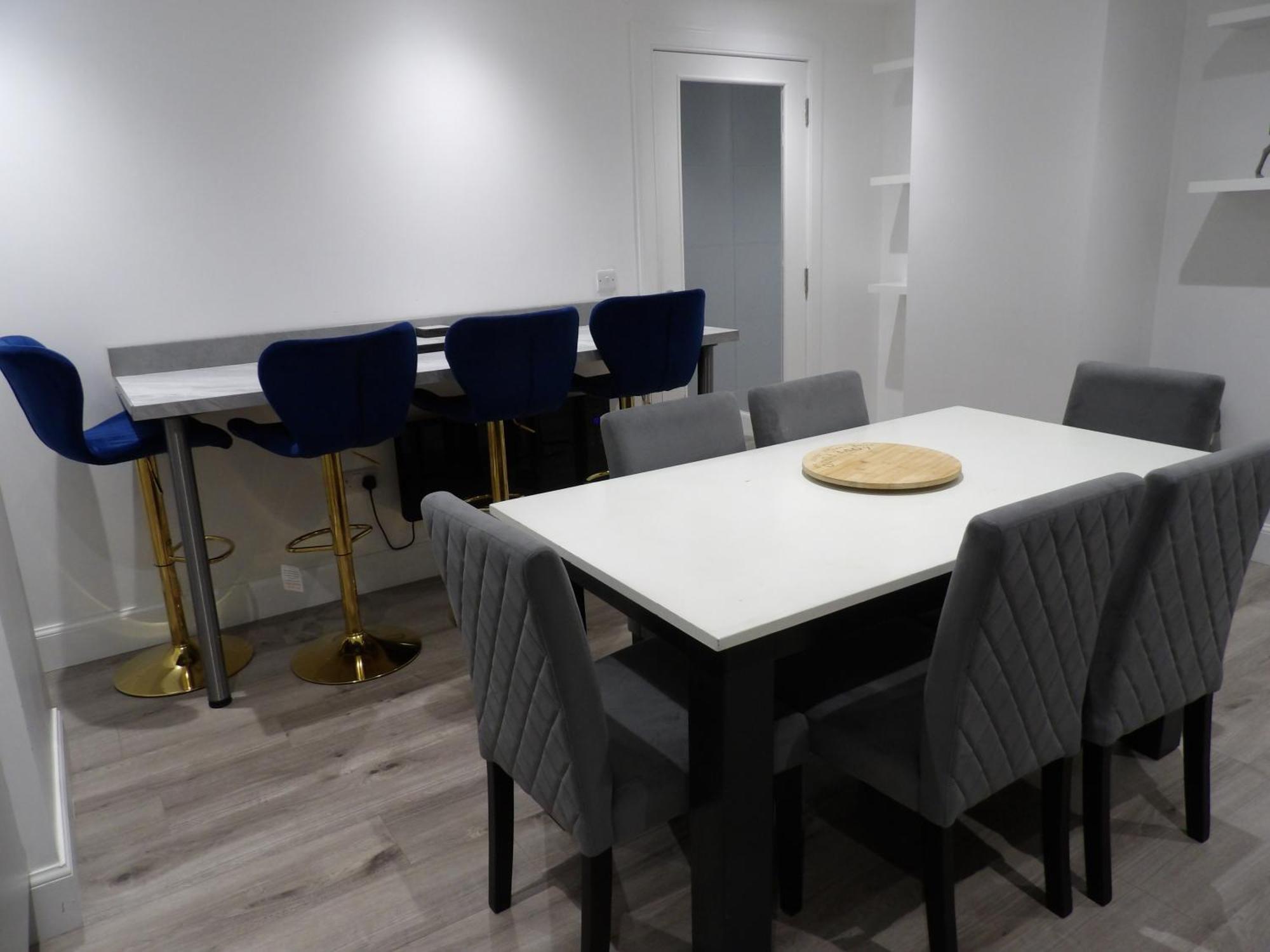 Lovely 3 Bedroom Apartment With Private Garden In Edinburgh City Centre المظهر الخارجي الصورة